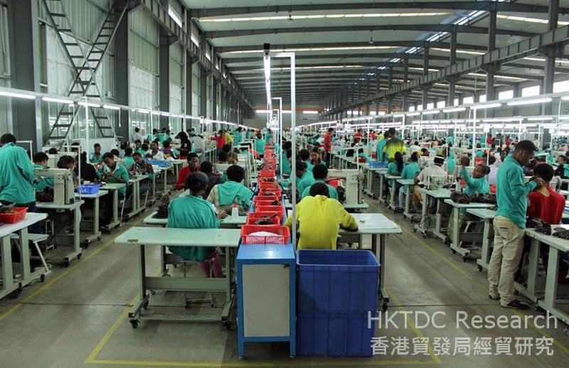 照片: 生产业务迁移：华坚集团位于埃塞俄比亚的制鞋厂是否代表未来发展趋势？