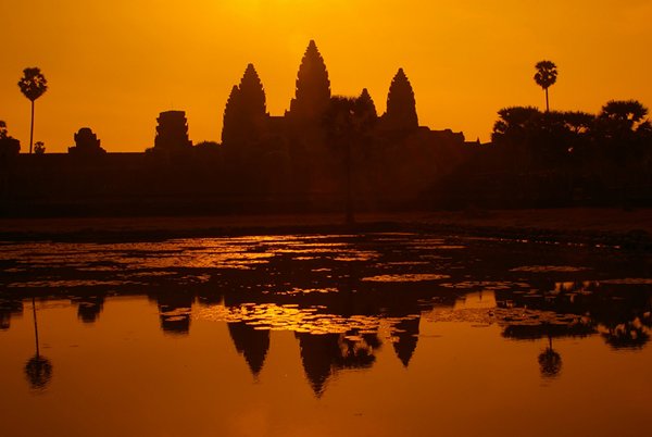 Photo: China’s BRI-motivated largesse marks a new economic dawn for Cambodia. (Shutterstock.com)