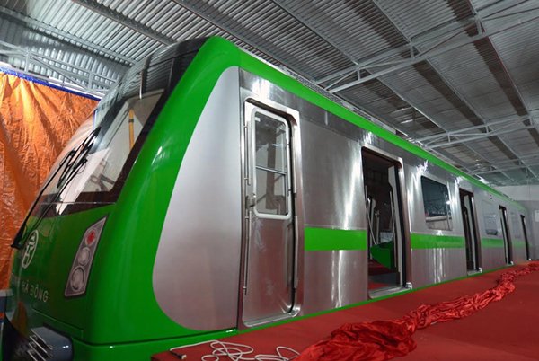 照片：越南首都河内的都市铁路已准备就绪，快将投入服务。