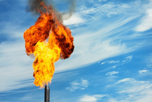 照片: 伊拉克「一带一路」液化天然气项目将有助解决天然气燃除的环境污染问题。(Shutterstock.com)