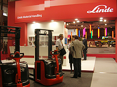 Linde展出的物流设备。 Linde展出的物流设备。