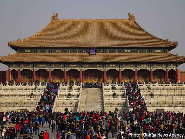 Photo: Packed with CNY visitors: The Imperial Palace. (Xinhua News Agency)