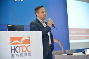 相片:鄧炳才指出智能手錶市場競爭者越來越多。 相片:鄧炳才指出智能手錶市場競爭者越來越多。