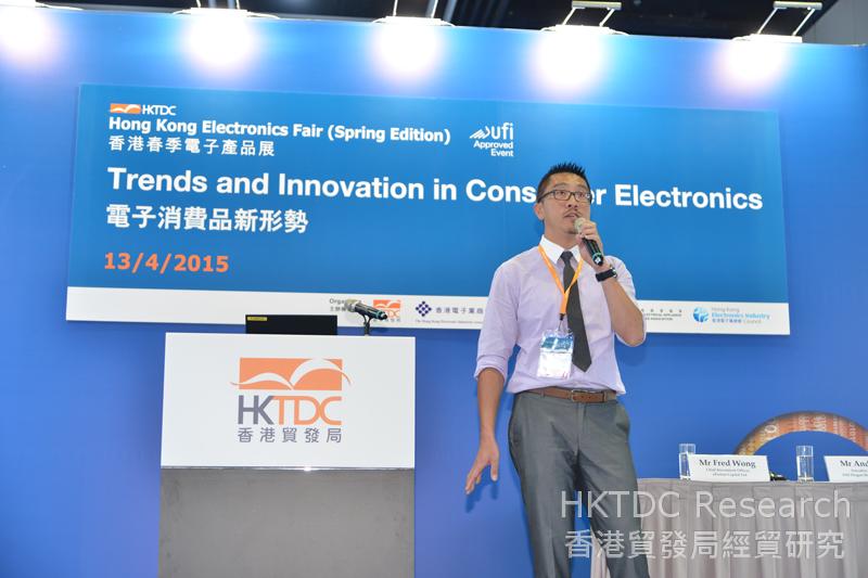 相片：黄镇涛表示近场感应及共振都是主要的无线充电技术。