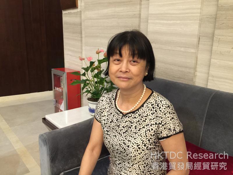 相片：暨南大學經濟學院封小雲教授