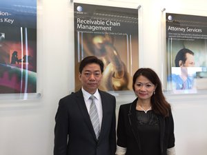 相片:美国欧文氏商业顾问(香港)有限公司董事总经理何焕开(右)及拓展部副总裁陈有德(左) 相片:美国欧文氏商业顾问(香港)有限公司董事总经理何焕开(右)及拓展部副总裁陈有德(左)