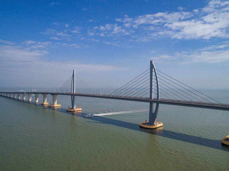 相片:港珠澳大橋是全球最長的跨海大橋。過去40年,奧雅納為華南多個備受注目的發展項目出力,這條大橋是其中之一。圖片提供:Marcel Lam Photography 相片:港珠澳大橋是全球最長的跨海大橋。過去40年,奧雅納為華南多個備受注目的發展項目出力,這條大橋是其中之一。圖片提供:Marcel Lam Photography
