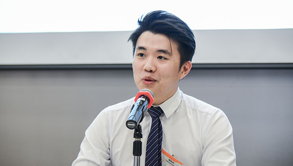 刘栢林 刘栢林