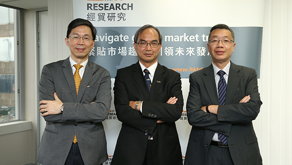 关家明(中);潘永才(右);何达权(左) 关家明(中);潘永才(右);何达权(左)