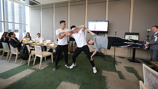 香港街头健身总会运动员示范 香港街头健身总会运动员示范