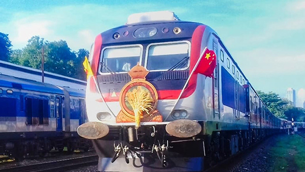 斯里兰卡马塔拉–贝里雅塔铁路多列全新列车