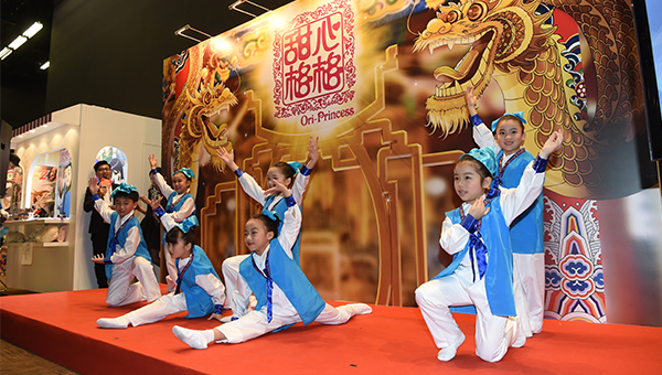 家燕媽媽Honey Bees表演 家燕媽媽Honey Bees表演