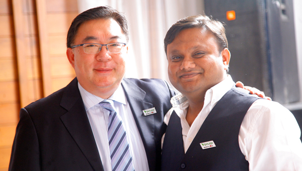 易嘉禮(左)和Deepak Gupta(右) 易嘉禮(左)和Deepak Gupta(右)
