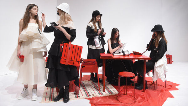 FASHIONALLY Presentation FASHIONALLY Presentation