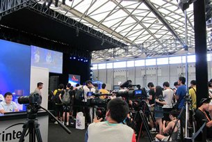 Live-streaming: a global experience Live-streaming: a global experience