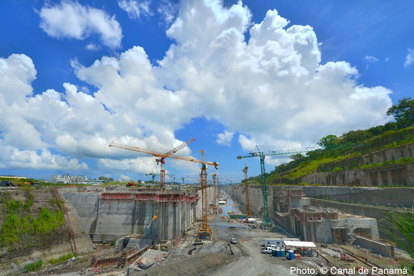 Photo: Widening the Panama Canal: Too little, too late? (© Canal de Panamá)