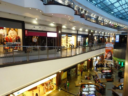 相片:布達佩斯市內主要的購物商場West End City Center