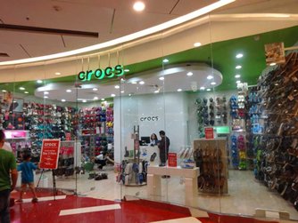 圖: 泗水大型商場內的國際品牌 (2)