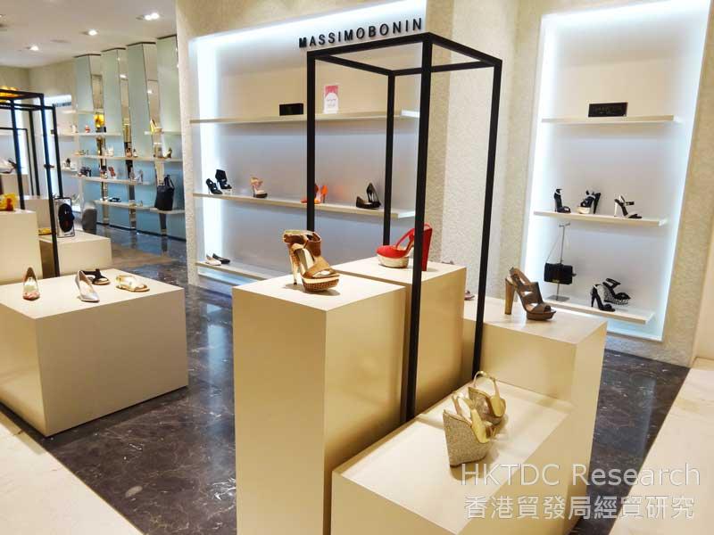 圖: 外國品牌售賣款式搶眼的鞋履
