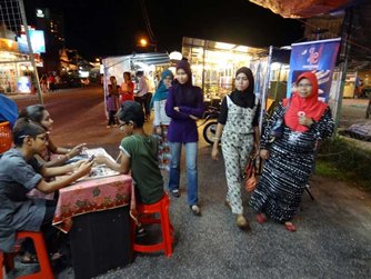 Photo: A night market scene