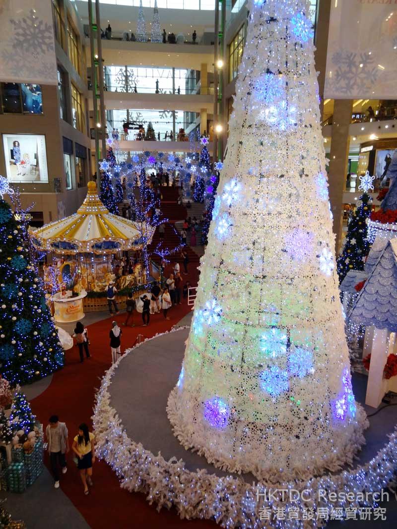 图: 商场内的圣诞装饰