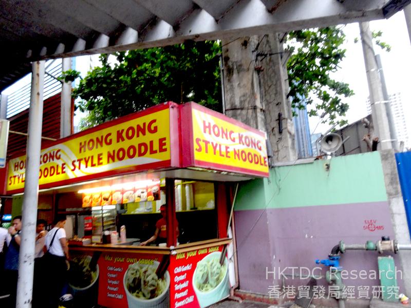 图: 马尼拉街头的港式小食档。