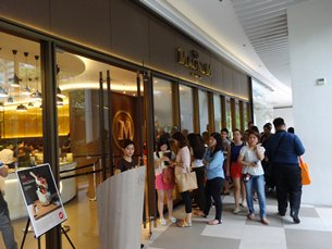 圖: Magnum其門若市,反映高檔食品越來越受菲律賓人歡迎。 圖: Magnum其門若市,反映高檔食品越來越受菲律賓人歡迎。