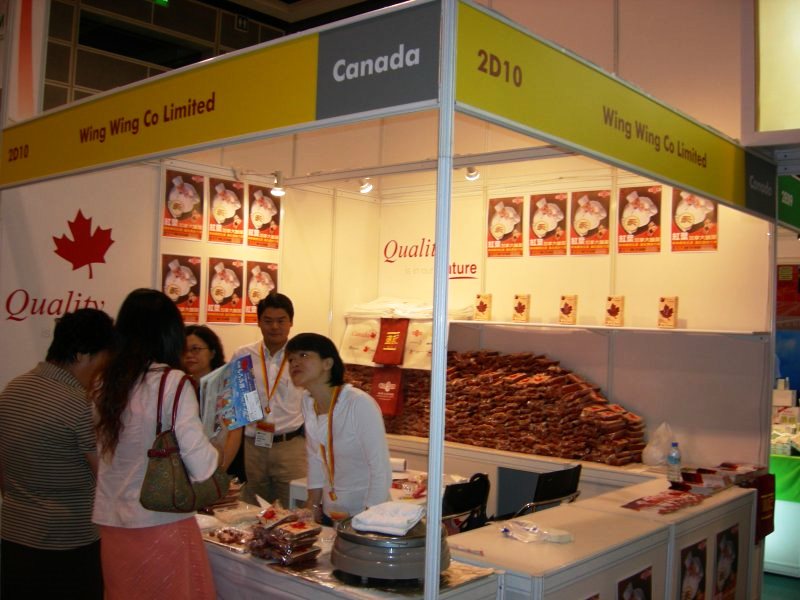 Photo: Wing Wing showcases its sausages at the Hong Kong Food Expo.