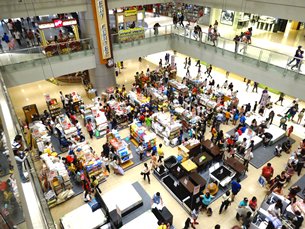 图: 收入不断增加刺激消费品需求转强。 图: 收入不断增加刺激消费品需求转强。