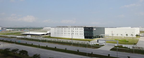 图: 海防越南—新加坡工业园区的一家日本办公设备制造厂。 图: 海防越南—新加坡工业园区的一家日本办公设备制造厂。