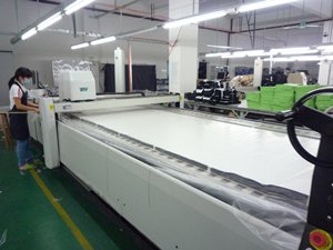 相片:电脑自动裁床裁剪机 相片:电脑自动裁床裁剪机