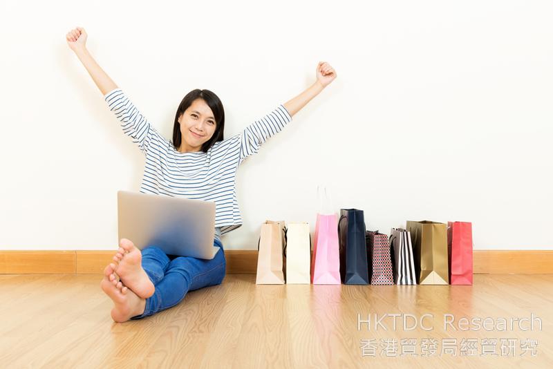 Photo: Online shopping is becoming more popular among YRD consumers.