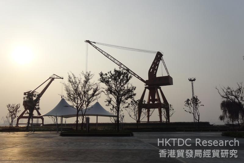 Photo: Jiangyin rezones a former riverfront transport facility for recreational use.