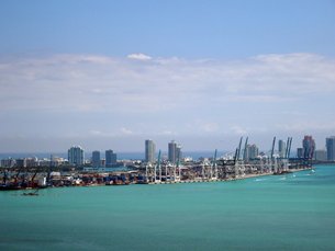 相片:邁阿密港是最接近巴拿馬運河的美國東岸港口。 相片:邁阿密港是最接近巴拿馬運河的美國東岸港口。