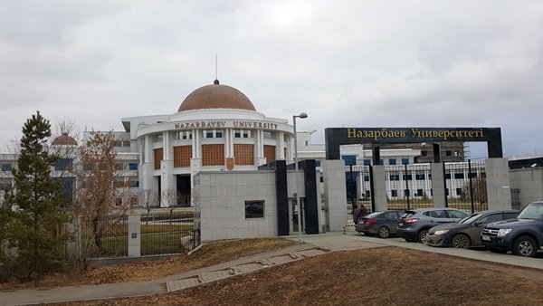 相片:位於阿斯塔納的納扎爾巴耶夫大學是2013年9月國家主席習近平首次提出「一帶一路」構想的地方。