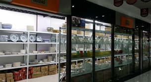 Photo: A shop in the Yiwu International Trade City Photo: A shop in the Yiwu International Trade City