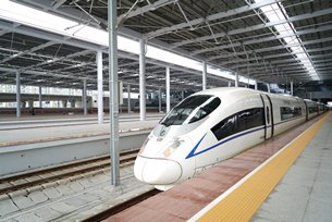 Photo: China is accelerating its construction of modern transport networks.