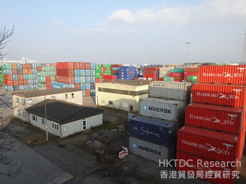 相片:杜伊斯堡港是全球最大的內陸貨櫃港