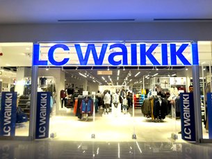 Photo: A Turkish fashion brand in a modern shopping mall in Isfahan. Photo: A Turkish fashion brand in a modern shopping mall in Isfahan.