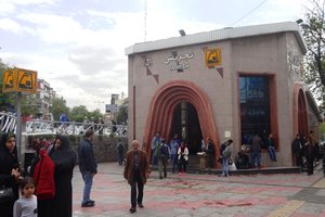 图: 德黑兰Qods Square地铁站。 图: 德黑兰Qods Square地铁站。