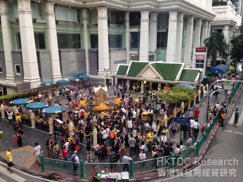Photo: The Thai consumer market: Fuelled by the expanding middle income class.