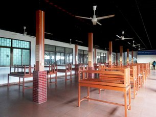 图: 一家设于金边经济特区的服装工厂内的饭堂。 图: 一家设于金边经济特区的服装工厂内的饭堂。