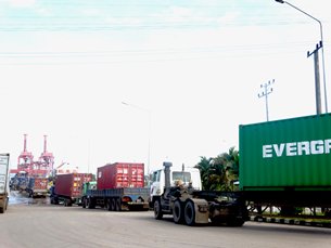 Photo: Trucks queuing outside the SAP. Photo: Trucks queuing outside the SAP.