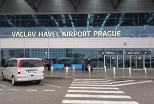 相片:布拉格瓦茨拉夫哈维尔国际机场：欧盟较新的成员国当中最大的机场。