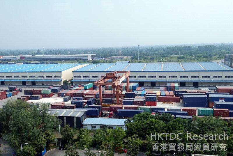 Photo: Companies increasingly pay attention to the transport of goods by train as an alternative.