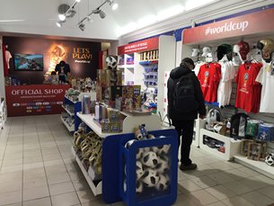 相片:预料在2018年世界杯足球决赛期间,球迷和游客在住宿、门票、纪念品和交通方面将花费30亿美元。 相片:预料在2018年世界杯足球决赛期间,球迷和游客在住宿、门票、纪念品和交通方面将花费30亿美元。