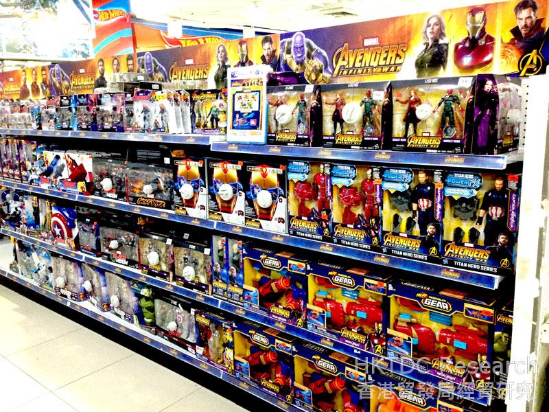 相片: 玩具反斗城售賣大受歡迎的授權玩具。