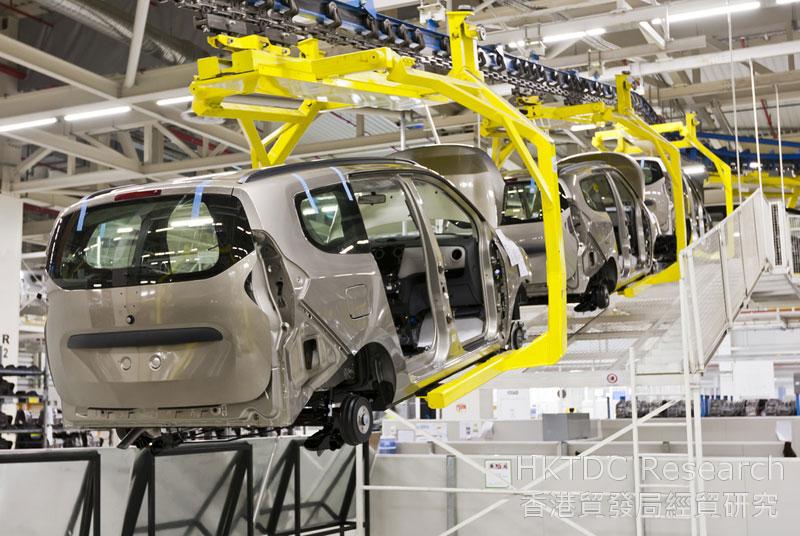 Photo: Guangdong enterprises further enhance automation to raise production capacity.