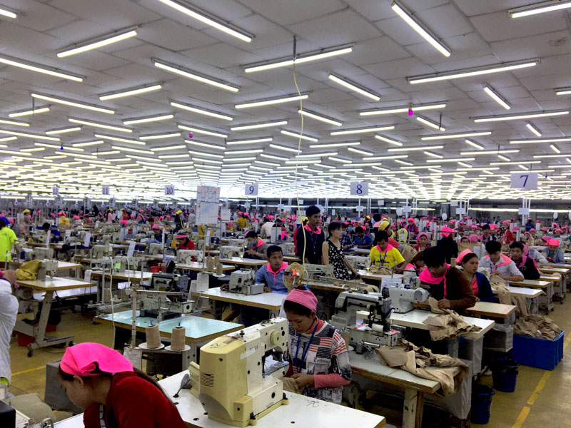 相片: 金邊經濟特區內一家製衣廠。 相片: 金邊經濟特區內一家製衣廠。