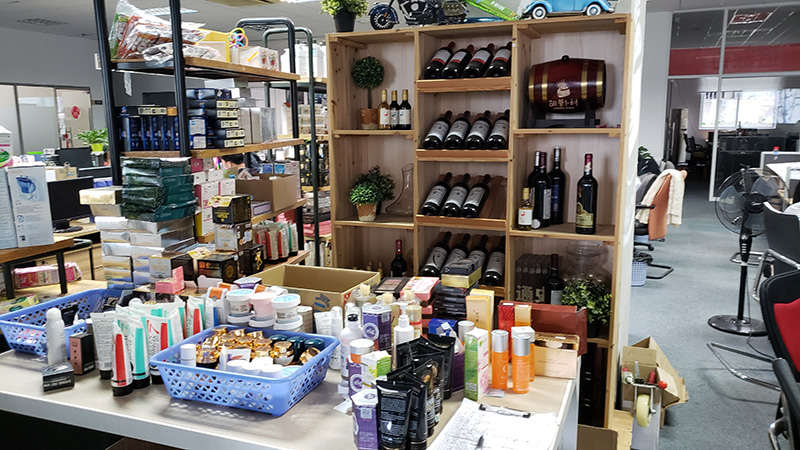 相片:除護膚品外,胡蘿蔔村也有協助海外品牌進口其他商品,如紅酒、食品等 相片:除護膚品外,胡蘿蔔村也有協助海外品牌進口其他商品,如紅酒、食品等